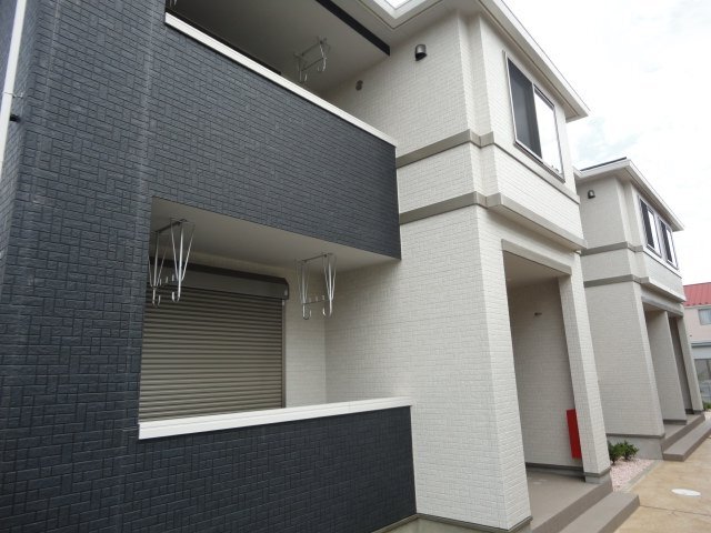 エントランス　外観写真（昼）