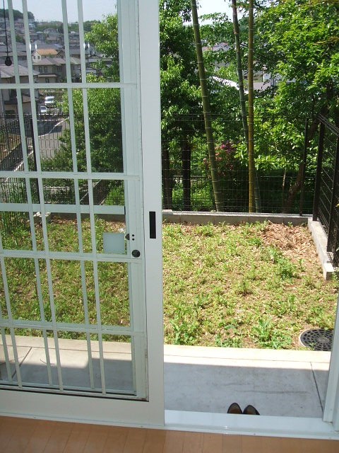 バルコニー　室内に物干し竿がついてとっても便利！