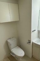 トイレ　温水洗浄便座。