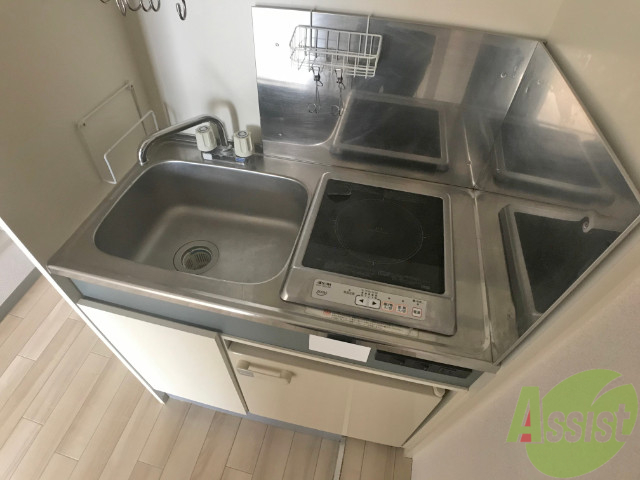 キッチン　キッチンは使いやすいサイズ感になっていますね。