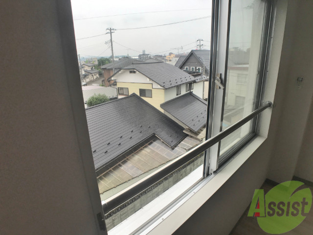 バルコニー　南向きです。暖かい日差しが望めそうですね。