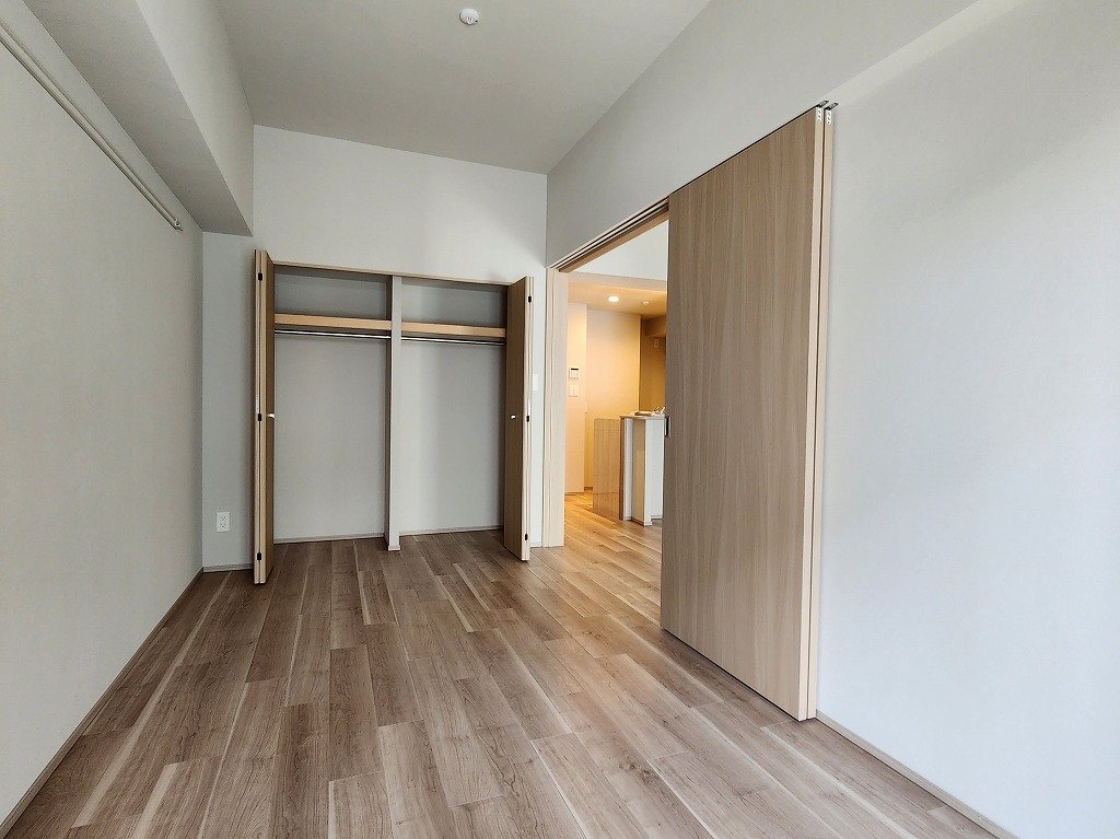 収納　６．７帖寝室クローゼット収納