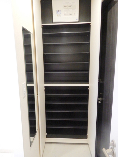 玄関　シューズボックス