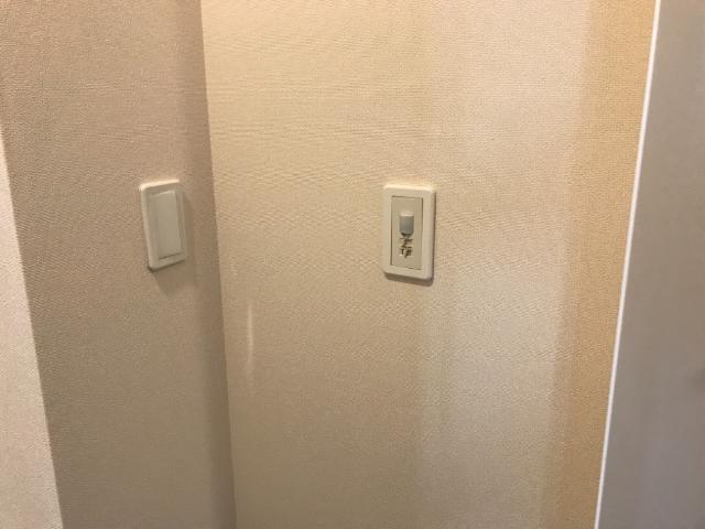 玄関　人感センサー