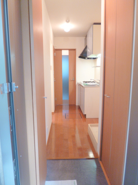 玄関　玄関から室内へ