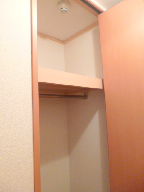 収納　コートやアウターも掛けられる玄関クローゼット