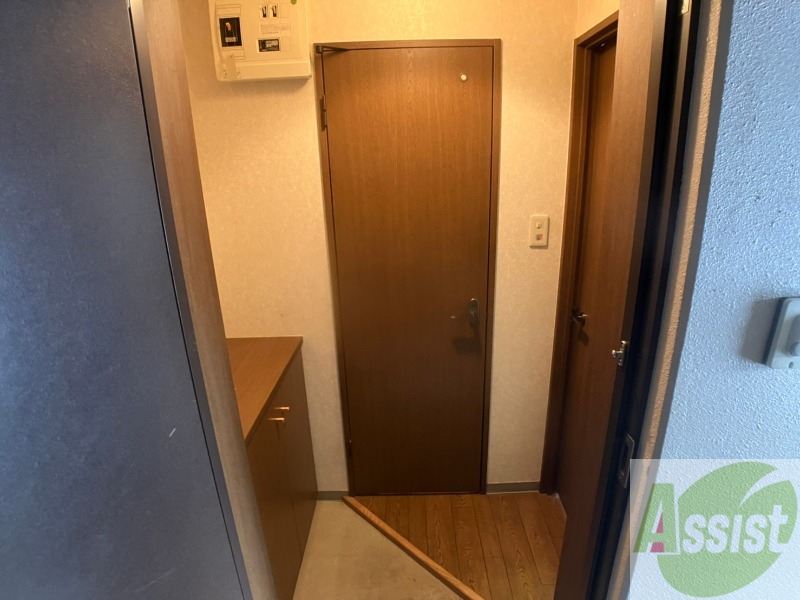 玄関　玄関の様子です。明るい印象ですね。気分もあがりそう。