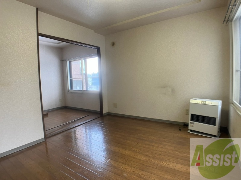 居室・リビング　広くてキレイなお部屋が広がっていて、充実した生活が送れそう。