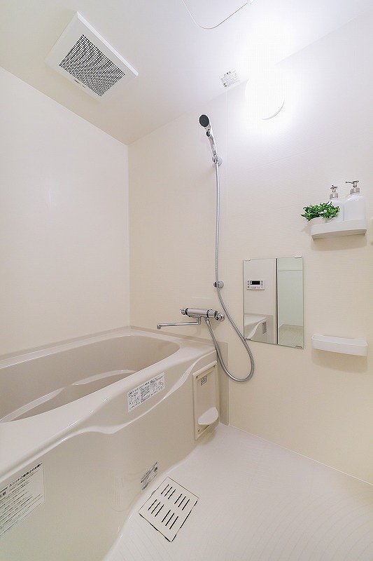 バス・シャワールーム　ゆったり過ごせるお風呂です