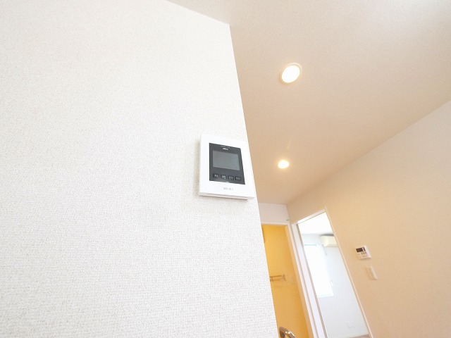 セキュリティ　モニター付きインターホン