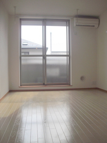 居室・リビング　洋室７．８帖　白を基調とした明るいお部屋です