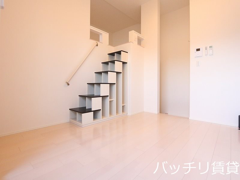 居室・リビング　画像は同型タイプの為、現状を優先致します。