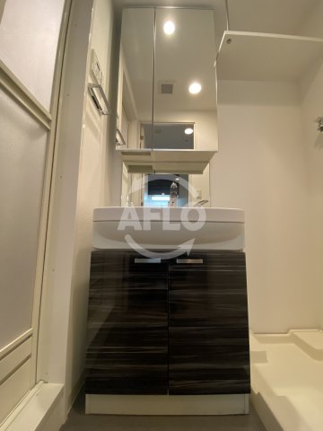 洗面設備　エスリード大阪天満宮　独立洗面台