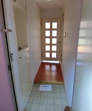 玄関　※別部屋参考写真☆玄関にはシューズBOXあり☆