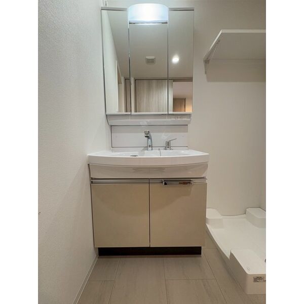 洗面設備　※別部屋の参考写真、現況優先※