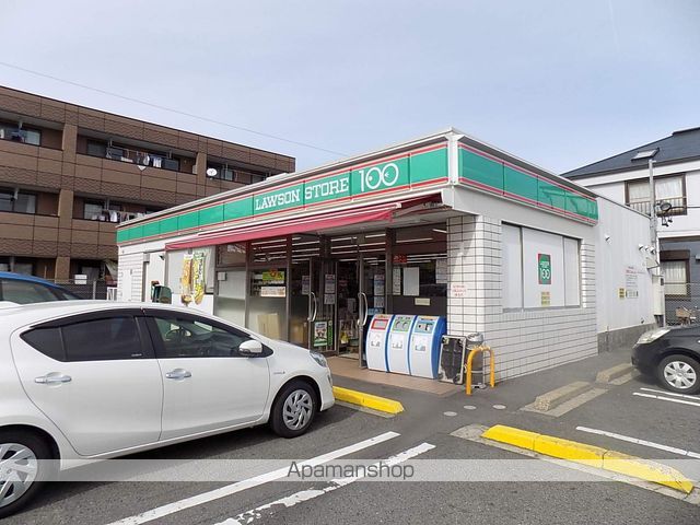 コンビニ　ローソンストア１００（コンビニ）まで608m