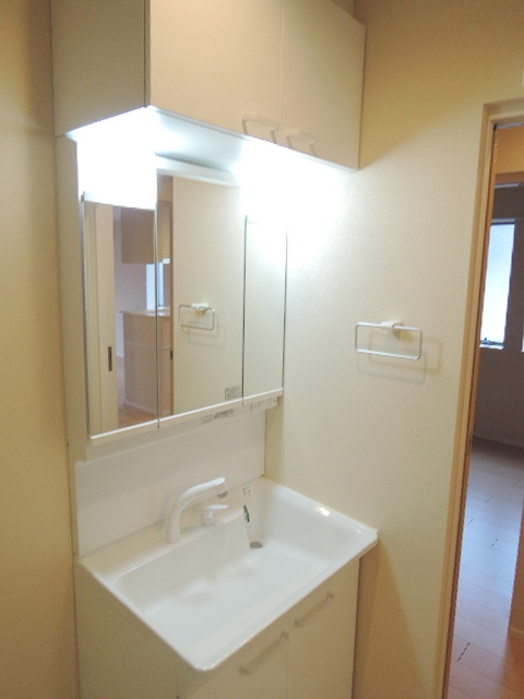 洗面設備　忙しい朝に嬉しい独立洗面化粧台