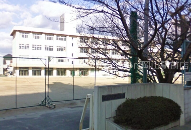 中学校　岡山市立東山中学校（中学校）まで1165m