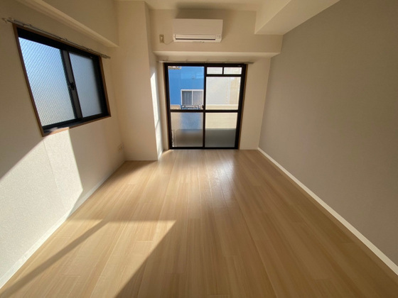 居室・リビング　※別部屋の写真です