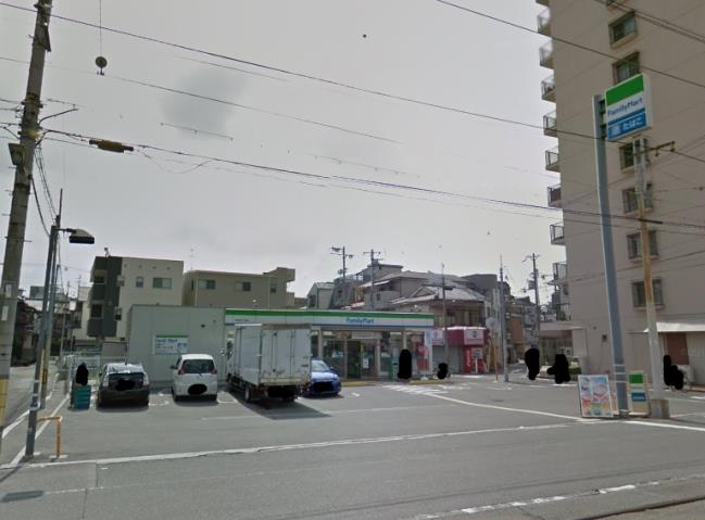 コンビニ　ファミリーマート（コンビニ）まで326m