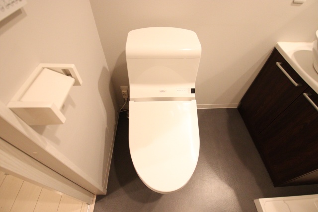 トイレ　※別室の参考写真の為、現況優先です。