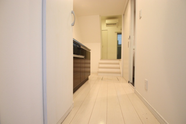 玄関　※別室の参考写真の為、現況優先です。