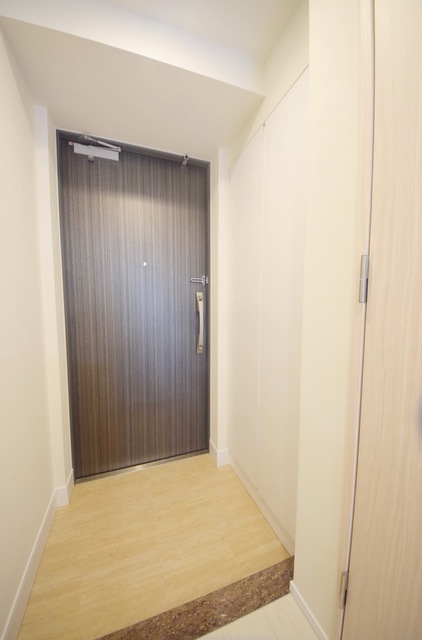 玄関　※別部屋参考写真