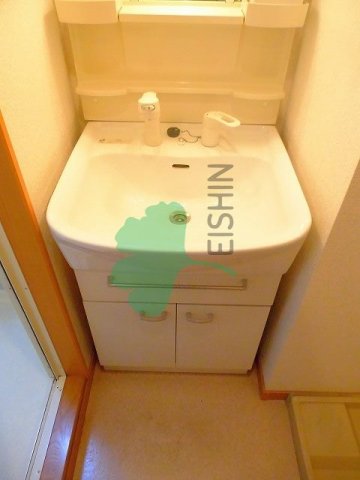 洗面設備　シンプルで使いやすい洗面台です！
