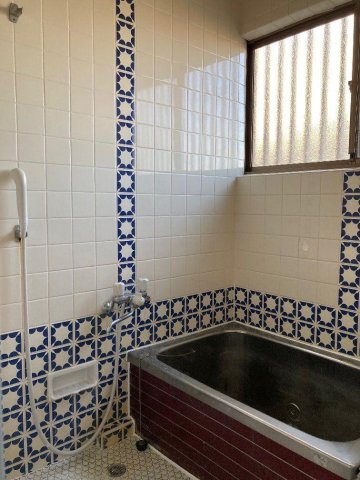 バス・シャワールーム　コーキングは打ち直し済み