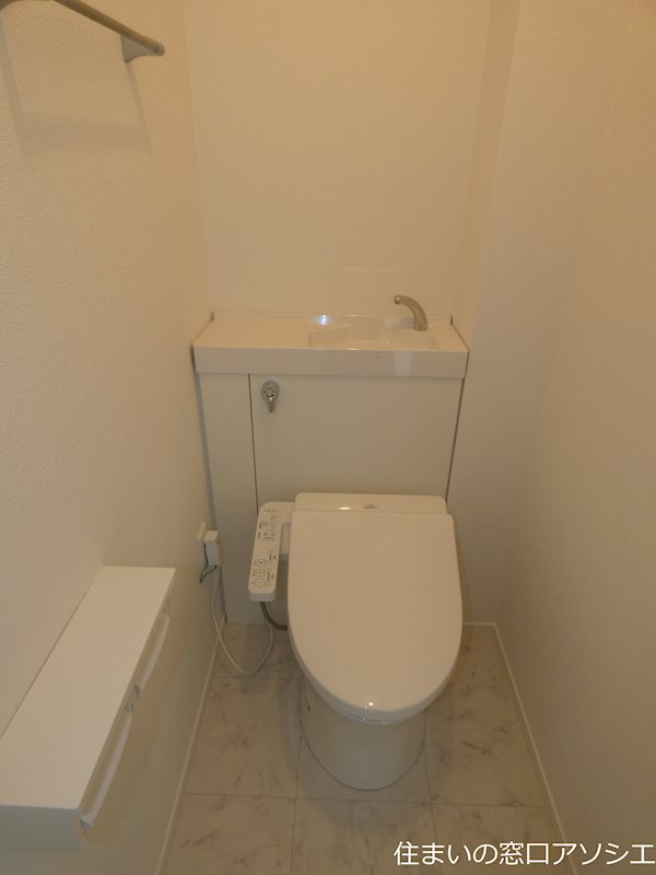 トイレ　ウォシュレット便座