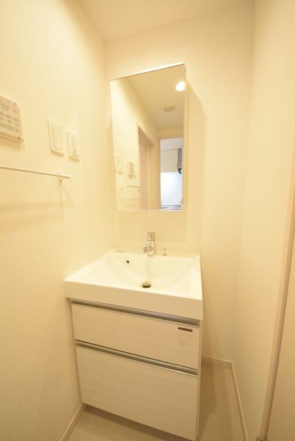 洗面設備　★オシャレな独立洗面台付★