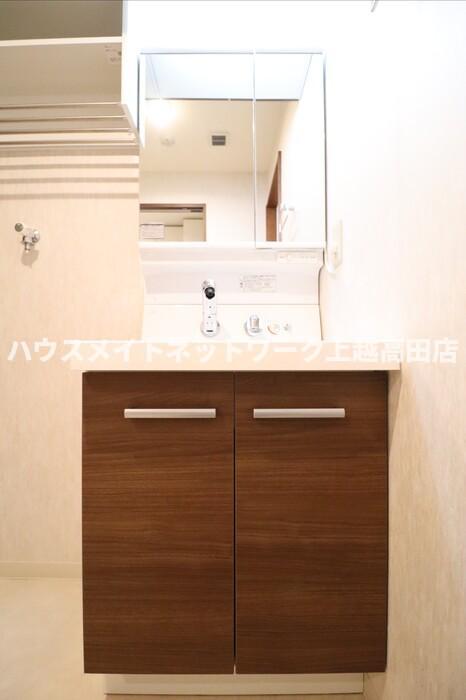 洗面設備　洗髪洗面化粧台