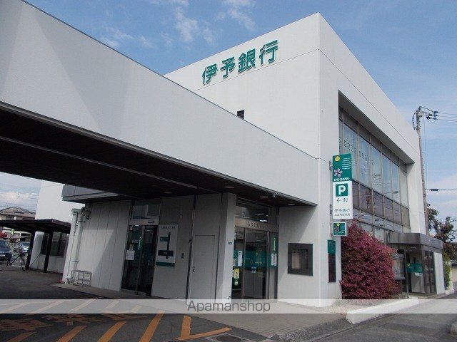 銀行　伊予銀行椿支店様（銀行）まで1100m