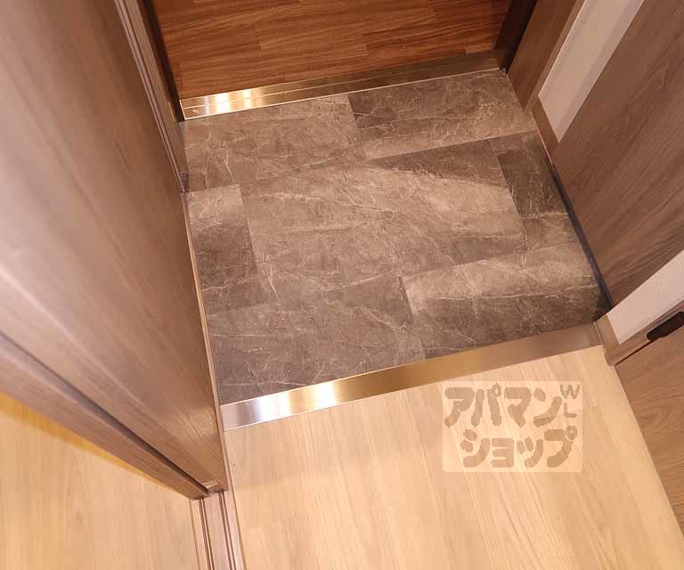 玄関　３０７号室の室内写真です