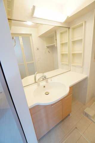 洗面設備　※同物件・同タイプの写真です。