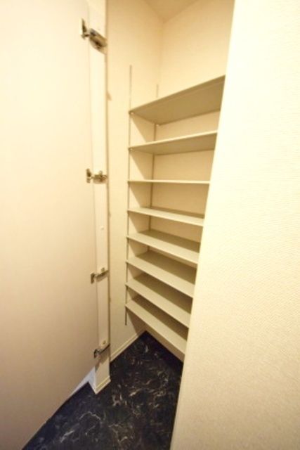 玄関　★お部屋探しは株式会社タウンハウジング東京まで★