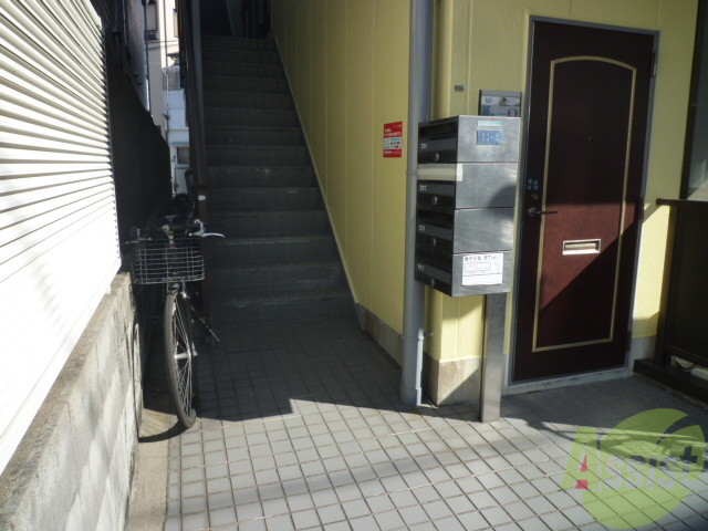 エントランス　落ち着いた雰囲気です。