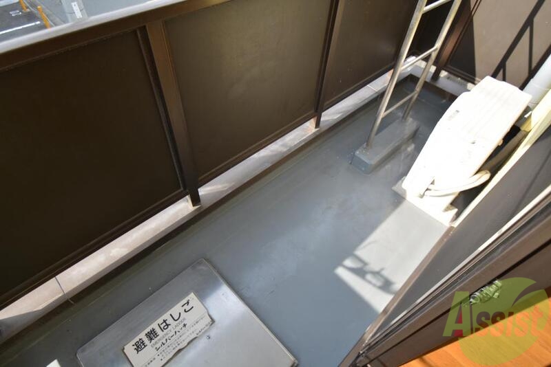 バルコニー　お洗濯物もタップリ干せそうですね！