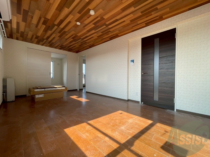 居室・リビング　広々としたリビングですね。使い勝手がよさそうですね！