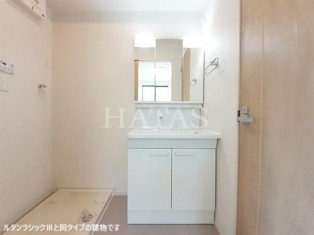 洗面設備　同型タイプのお写真です。実際の色や仕様が相違する場合がありま