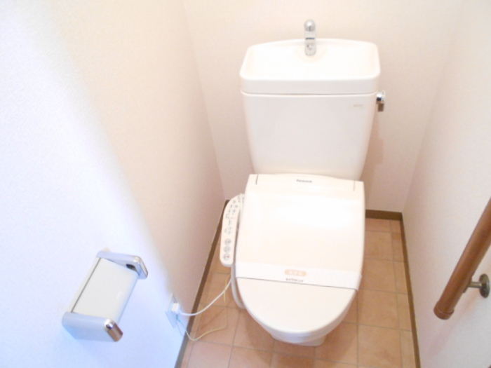 トイレ　101 温水洗浄暖房便座