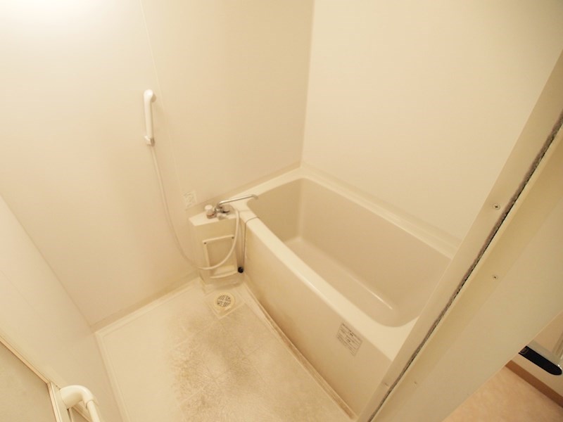 バス・シャワールーム　都市ガスで光熱費を節約。