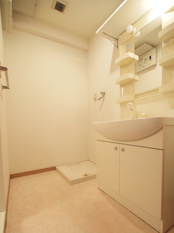 洗面設備　独立洗面台。