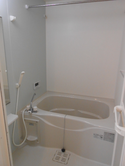 バス・シャワールーム　追焚機能付浴槽・浴室乾燥機完備