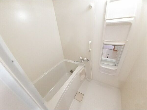 バス・シャワールーム　他号室のお写真です。参考にご覧下さい。