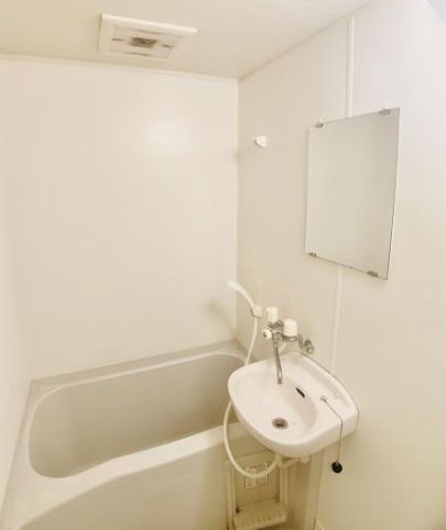 バス・シャワールーム　人気のバストイレ別♪（同一仕様写真）