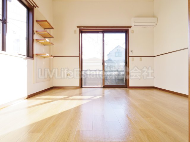 居室・リビング　同仕様写真