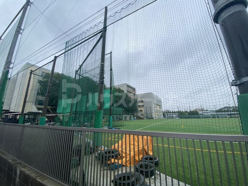 中学校　城北中学校・高等学校（中学校）まで610m