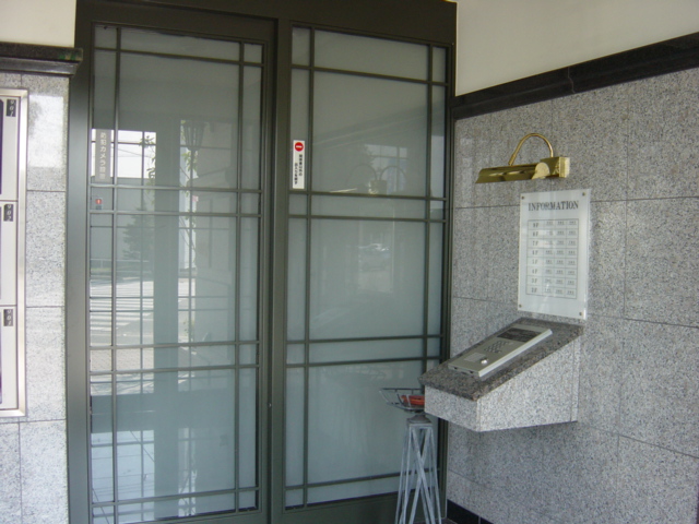 セキュリティ　オートロック付き