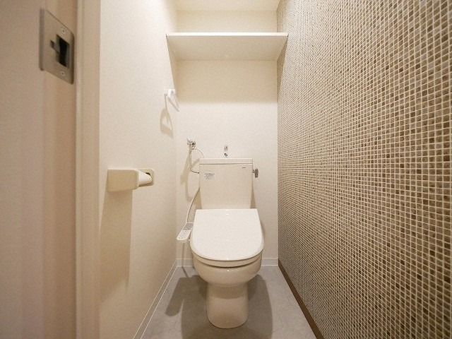 トイレ　同物件別室のお部屋です